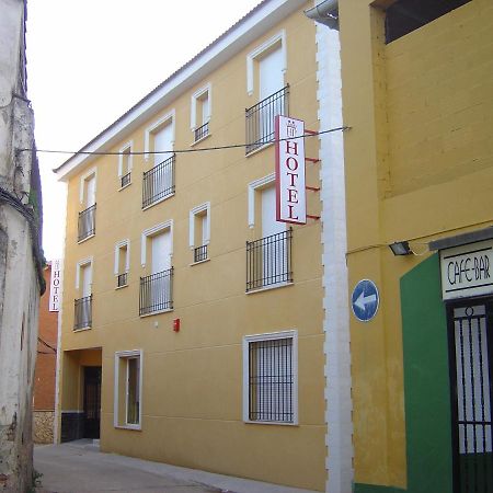 Hotel Plaza Talarrubias Exterior photo