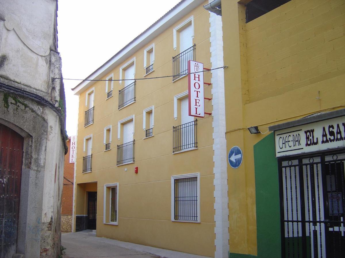 Hotel Plaza Talarrubias Exterior photo